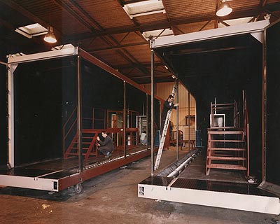 Double containerised shot blasting room